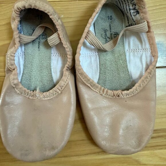 Youth 10 Ballet Flats - Picture 1 of 2